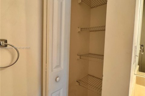 Condominio en alquiler en Homestead, Florida, 2 dormitorios, 97.36 m2 № 2034592 - foto 16