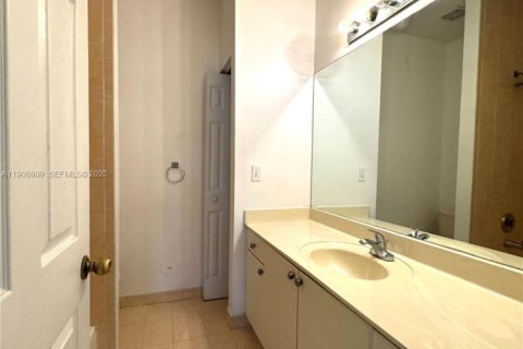 Condominio en alquiler en Homestead, Florida, 2 dormitorios, 97.36 m2 № 2034592 - foto 20