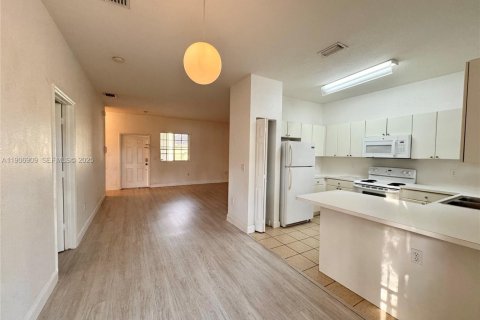 Condominio en alquiler en Homestead, Florida, 2 dormitorios, 97.36 m2 № 2034592 - foto 11