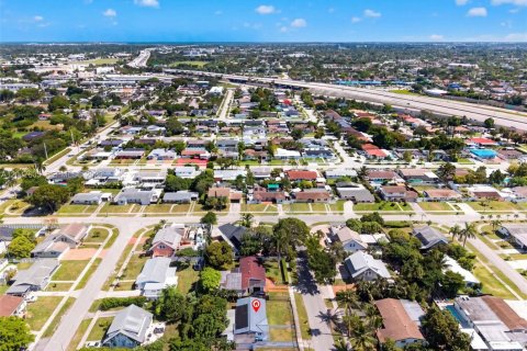 House in Miami, Florida 3 bedrooms, 119.66 sq.m. № 2168302 - photo 30