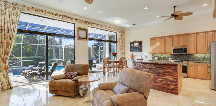 Villa ou maison à West Palm Beach, Floride 4 chambres, 261.24 m2 № 2270439