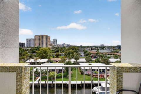 Condo in Pompano Beach, Florida, 2 bedrooms  № 2068701 - photo 26
