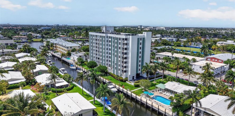 Condo in Pompano Beach, Florida, 2 bedrooms  № 2068701