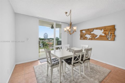 Condo in Pompano Beach, Florida, 2 bedrooms  № 2068701 - photo 16