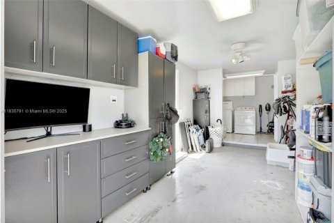 Casa en venta en Fort Lauderdale, Florida, 4 dormitorios, 204.29 m2 № 1820078 - foto 5