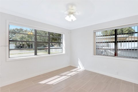 Casa en venta en Fort Lauderdale, Florida, 4 dormitorios, 204.29 m2 № 1820078 - foto 14