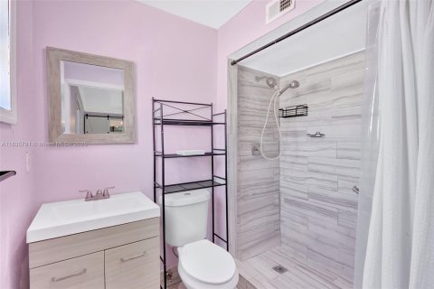 Casa en venta en Fort Lauderdale, Florida, 4 dormitorios, 204.29 m2 № 1820078 - foto 15