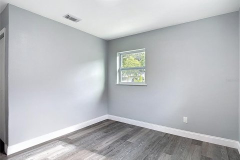 House in Tampa, Florida 2 bedrooms, 147.34 sq.m. № 1881077 - photo 19