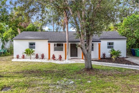 House in Tampa, Florida 2 bedrooms, 147.34 sq.m. № 1881077 - photo 1