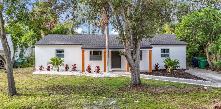 House in Tampa, Florida 2 bedrooms, 147.34 sq.m. № 1881077