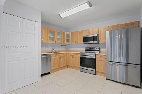 Villa ou maison à vendre à Dania Beach, Floride: 3 chambres, 120.96 m2 № 2023336 - photo 5