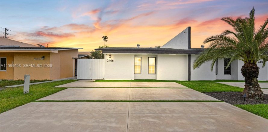 Villa ou maison à Dania Beach, Floride 3 chambres, 120.96 m2 № 2023336