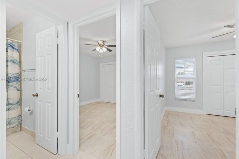 Villa ou maison à vendre à Dania Beach, Floride: 3 chambres, 120.96 m2 № 2023336 - photo 17