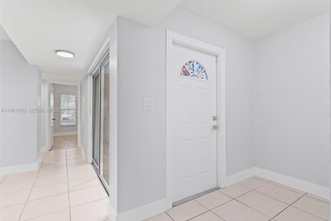 Villa ou maison à vendre à Dania Beach, Floride: 3 chambres, 120.96 m2 № 2023336 - photo 15