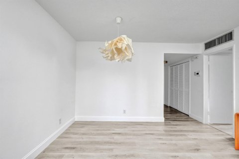 Copropriété à vendre à West Palm Beach, Floride: 2 chambres, 85.47 m2 № 2154118 - photo 18