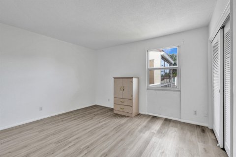 Copropriété à vendre à West Palm Beach, Floride: 2 chambres, 85.47 m2 № 2154118 - photo 4