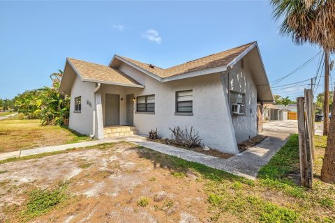 Immobilier commercial à vendre à Saint Petersburg, Floride: 8 chambres, 264.12 m2 № 1866885 - photo 28