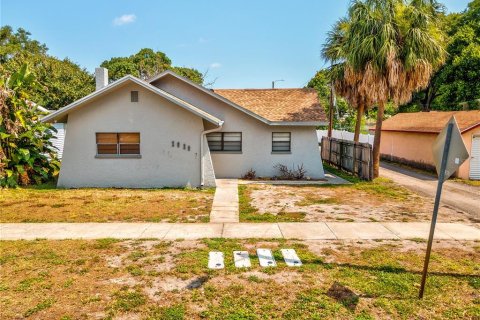 Immobilier commercial à vendre à Saint Petersburg, Floride: 8 chambres, 264.12 m2 № 1866885 - photo 1