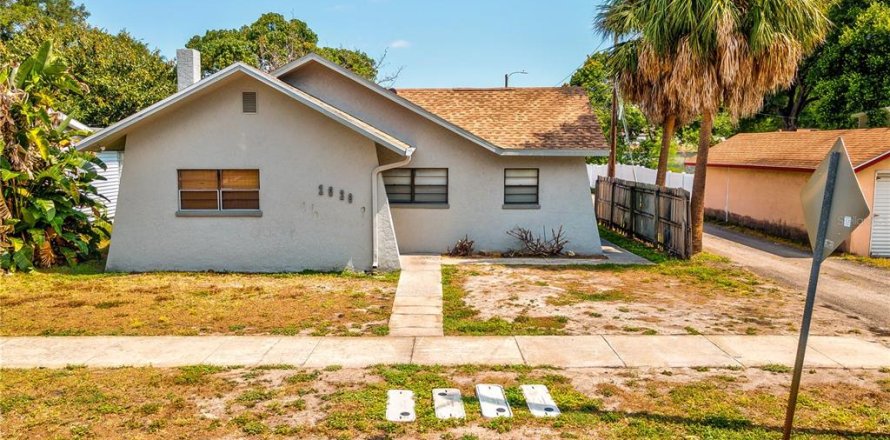 Immobilier commercial à Saint Petersburg, Floride 8 chambres, 264.12 m2 № 1866885