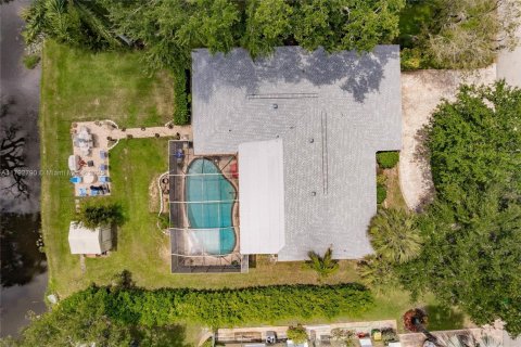 House in Plantation, Florida 3 bedrooms, 165.37 sq.m. № 1726187 - photo 22