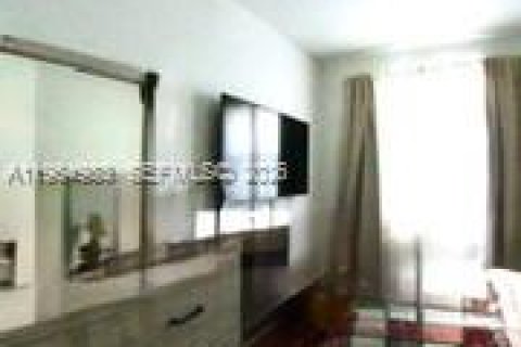 Townhouse in Pembroke Pines, Florida 3 bedrooms, 175.4 sq.m. № 2026346 - photo 19