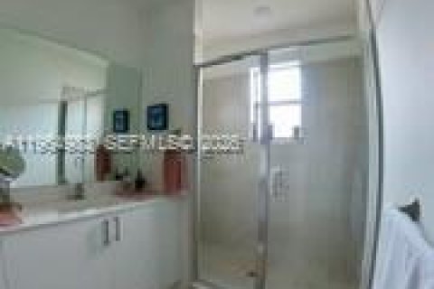 Townhouse in Pembroke Pines, Florida 3 bedrooms, 175.4 sq.m. № 2026346 - photo 29