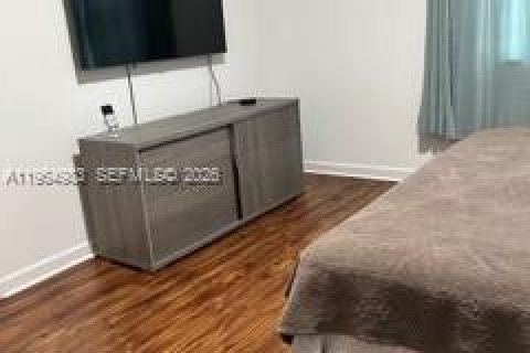 Townhouse in Pembroke Pines, Florida 3 bedrooms, 175.4 sq.m. № 2026346 - photo 22