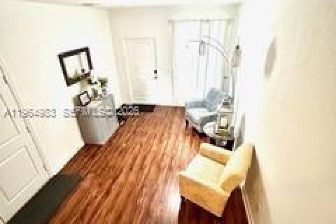 Townhouse in Pembroke Pines, Florida 3 bedrooms, 175.4 sq.m. № 2026346 - photo 8