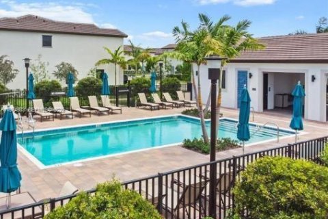 Townhouse in Pembroke Pines, Florida 3 bedrooms, 175.4 sq.m. № 2026346 - photo 3