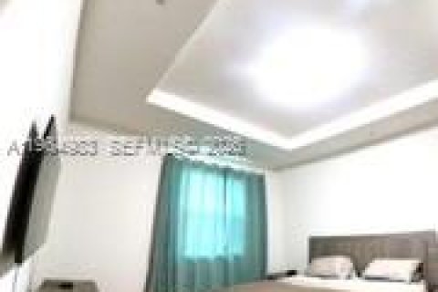 Townhouse in Pembroke Pines, Florida 3 bedrooms, 175.4 sq.m. № 2026346 - photo 20