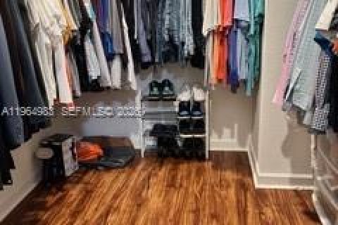 Townhouse in Pembroke Pines, Florida 3 bedrooms, 175.4 sq.m. № 2026346 - photo 26