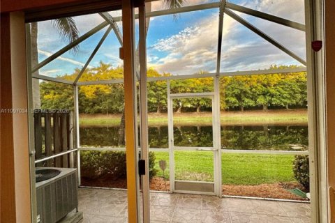 Adosado en alquiler en Weston, Florida, 2 dormitorios, 107.3 m2 № 2058847 - foto 19
