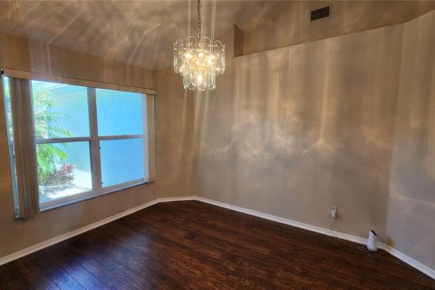 House in Sun City Center, Florida 3 bedrooms, 206.06 sq.m. № 1630939 - photo 13