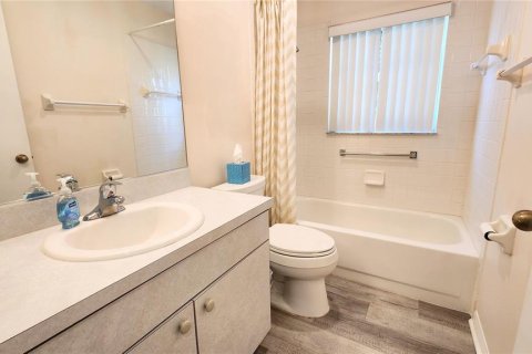 House in Sun City Center, Florida 3 bedrooms, 206.06 sq.m. № 1630939 - photo 27