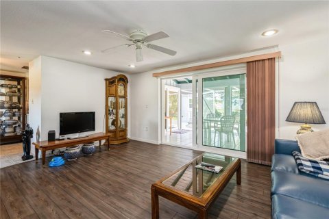House in Punta Gorda, Florida 3 bedrooms, 146.23 sq.m. № 1792276 - photo 10