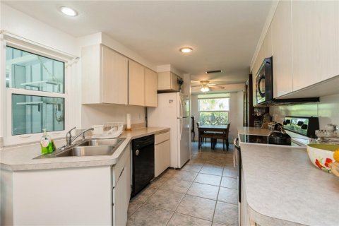 House in Punta Gorda, Florida 3 bedrooms, 146.23 sq.m. № 1792276 - photo 21