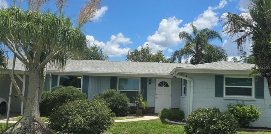 House in Punta Gorda, Florida 3 bedrooms, 146.23 sq.m. № 1792276