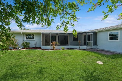 House in Punta Gorda, Florida 3 bedrooms, 146.23 sq.m. № 1792276 - photo 6