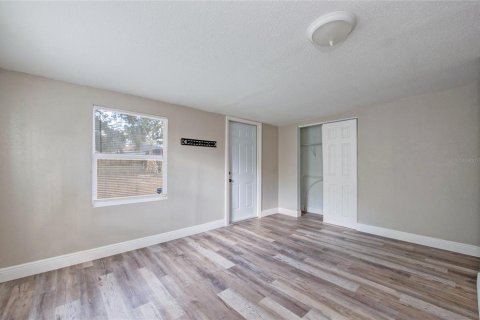 House in Tampa, Florida 4 bedrooms, 122.63 sq.m. № 2234448 - photo 15