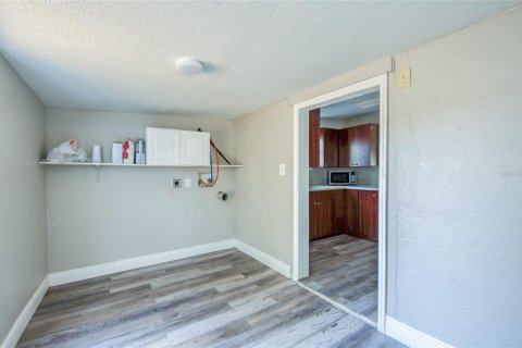 House in Tampa, Florida 4 bedrooms, 122.63 sq.m. № 2234448 - photo 20