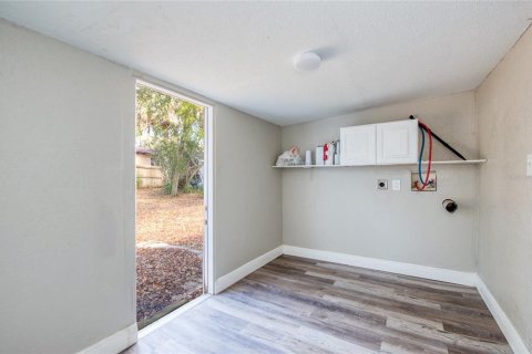 House in Tampa, Florida 4 bedrooms, 122.63 sq.m. № 2234448 - photo 19