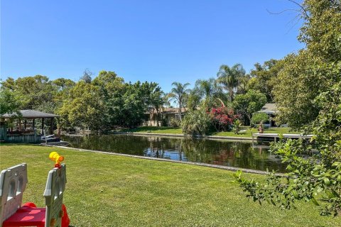 House in Orlando, Florida 4 bedrooms, 166.2 sq.m. № 2232278 - photo 28
