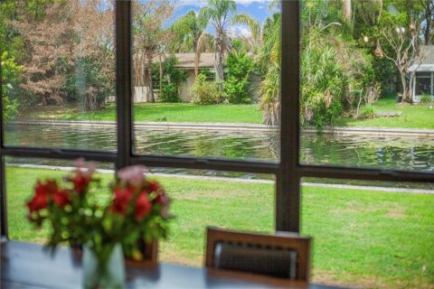 House in Orlando, Florida 4 bedrooms, 166.2 sq.m. № 2232278 - photo 18