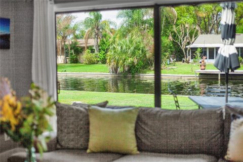 House in Orlando, Florida 4 bedrooms, 166.2 sq.m. № 2232278 - photo 27