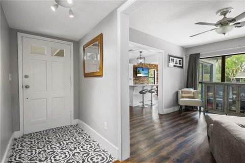 House in Orlando, Florida 4 bedrooms, 166.2 sq.m. № 2232278 - photo 9