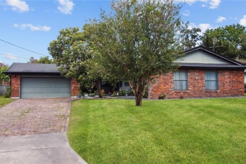 House in Orlando, Florida 4 bedrooms, 166.2 sq.m. № 2232278 - photo 6