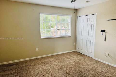 Снять в аренду таунхаус в Тамарак, Флорида 2 спальни, 107.3м2, № 1964048 - фото 7