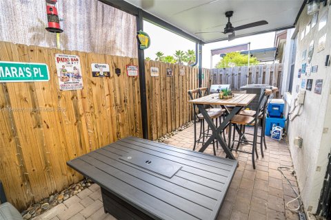 Снять в аренду таунхаус в Майами, Флорида 4 спальни, 168.71м2, № 1943536 - фото 9