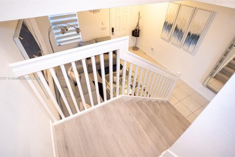 Снять в аренду таунхаус в Майами, Флорида 4 спальни, 168.71м2, № 1943536 - фото 13