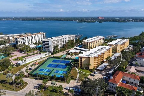 Condo in Sarasota, Florida, 2 bedrooms  № 2211461 - photo 3